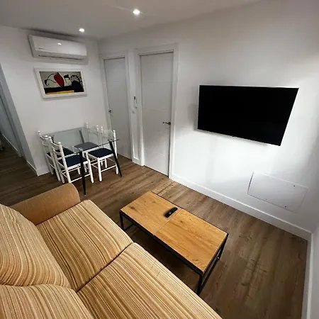 Train Station Apartment *